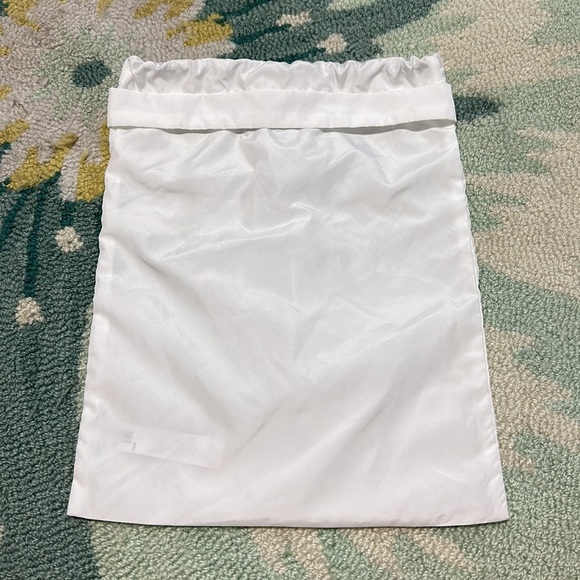 9.5x12” Dolce and Gabbana Dust Bag - Picture 3 of 3